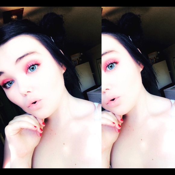 Meet your Posher, Hannah - Picture 1 of 1